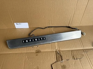 Infiniti QX80 QX56 2011-2017 alféizar de puerta delantero derecho iluminado OEM RH - Imagen 1 de 5