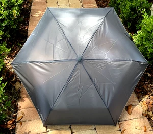 PARAGUAS NÁUTICA GRIS SÓLIDO AUTOMÁTICO ABIERTO/CERRADO VENTA AL POR MENOR - $28 NUEVO CON ETIQUETAS - Imagen 1 de 2
