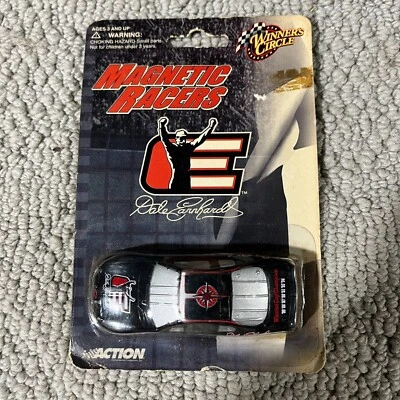 #3 Dale Earnhardt MAGNETIC RACER NASCAR Ganadores Círculo ACCIÓN Sellado Foto 1 de 4