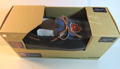 FOCO Mens NFL Team Logo Embroided Moccasin Slippers, Large 11-12, Chicago Bears Cover