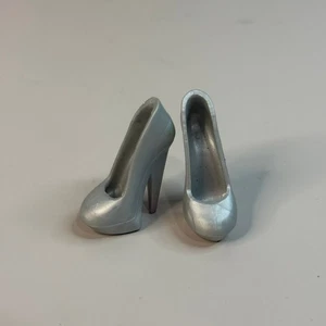 Monster High Scarah Screams I Heart Moda Tacones Plateados Zapatos de Repuesto - Imagen 1 de 6