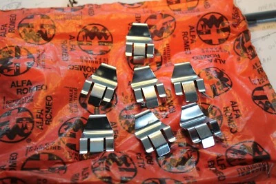 Alfa Romeo Spider Windshield Molding Clip Set (7) NOS - 60711190 - Image 1 of 3