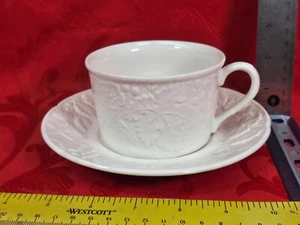 Tazza e piattino bianco Mikasa campagna inglese - Foto 1 di 3