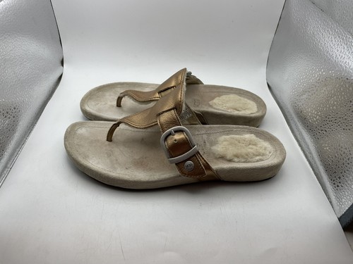 Sandali UGG 1759 infradito in pelle oro metallizzato misura 8