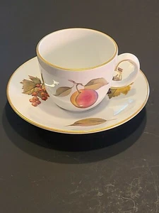 Royal Worcester Evesham Gold Demitasse Cup & Saucer Fruit Berries Leaves Set/4 - Picture 1 of 3