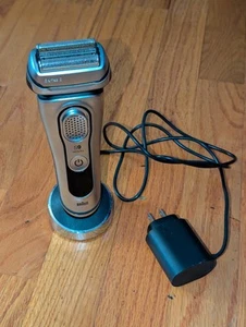 Braun Elektrorasierer für Herren, wasserdichter Folienrasierer, Series 9 9390cc, Wet & Dry - Bild 1 von 6