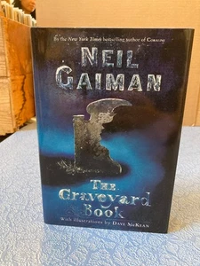 NEIL GAIMAN The Graveyard Book HB Harper Collins 2008 1st/1st SIGNED - Imagen 1 de 6
