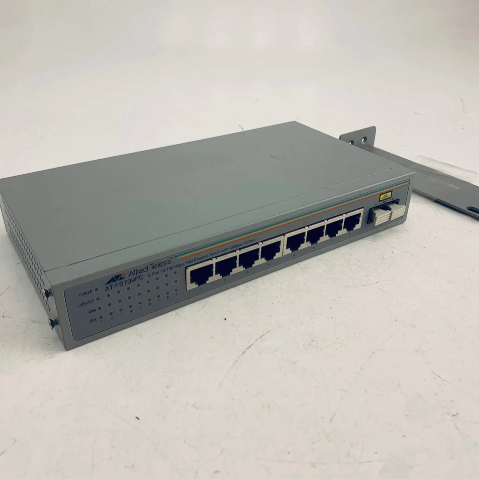 ATI AT-FS709FC 8 port 10/100 Mbps fast ethernet switch with 100Base-FX Port - Image 1 of 1