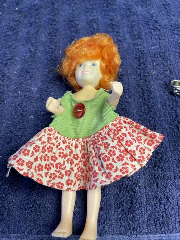 ANNIE DOLL KNICKERBOCKER FULLY JOINTED 6” DOLL VINTAGE 1982 Cover