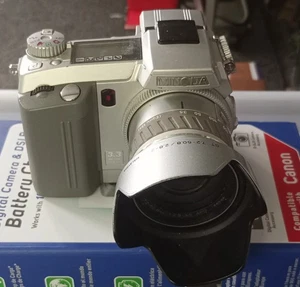 Minolta Digital CameraDimage 5 3.3 Megapixels 7x optical zoom - Picture 1 of 23