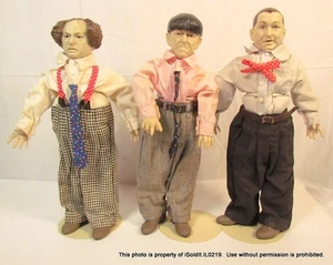 3 STCK. DREI HANDLANGER PUPPEN AUF STÄNDERN Vintage NORMAN MAURER PROD Mo Larry Curly - Bild 1 von 7