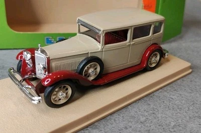 Eligor Mercedes-Benz 1929 Limousine 'Nurburg' 1:43 - Image 1 of 4