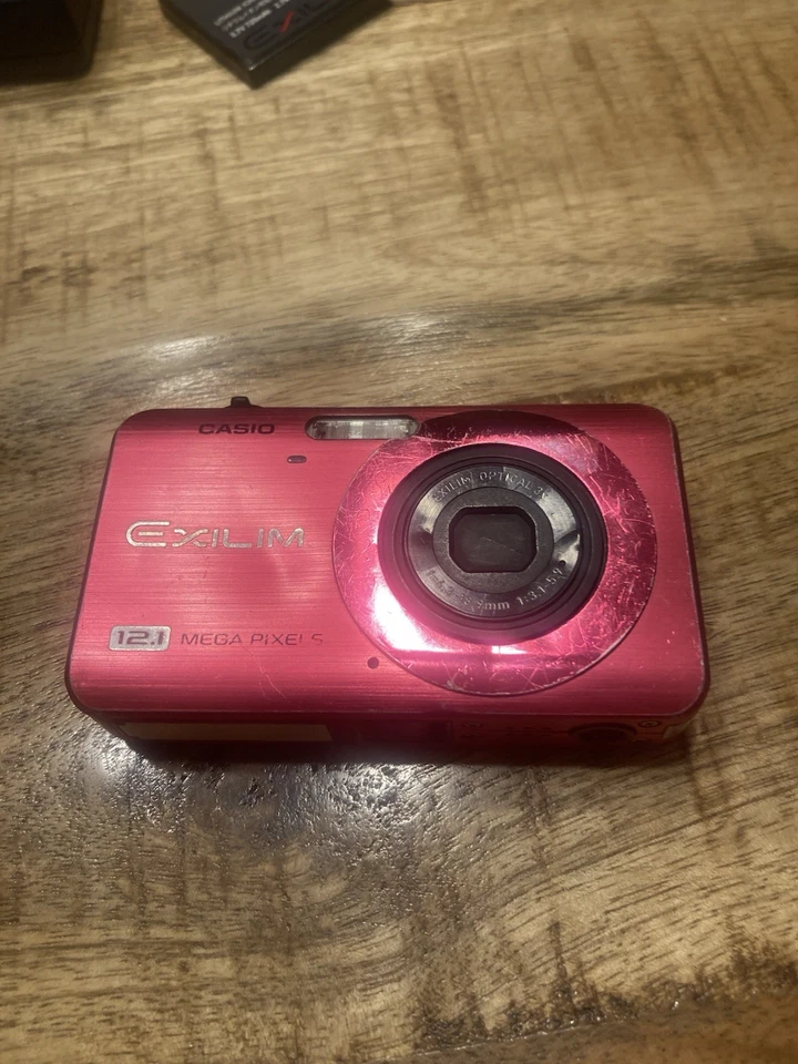 Casio Exilim12.1 Voll Funktionsfähig Digital Camera ,CD - Bild 1 von 4