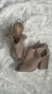 Qupid bronceado imitación gamuza, peep toe, tacón bloque mujer’s talla 7.5 Foto 1 de 4