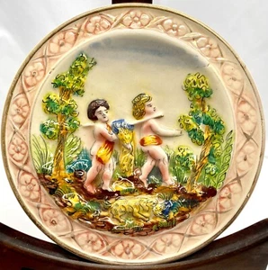 HERMOSO PLATO DE JOYERÍA CAPODIMONTE ITALIA BARATIJA ADORME DORADO QUERUBINES BOSQUE Excel. - Imagen 1 de 5