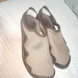 CROCS EUC MENS SZ 10 SWIFTWATER MESH DECK SANDALS - Picture 1 of 8