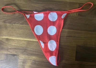 Calcinha fio dental vintage Victoria Secret pout malha nylon transparente S bolinhas vermelha - Imagem 1 de 4