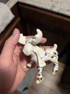 Lenox 2004 Weihnachten Merry Moose Ornament Eislaufen Holiday Lights Marcel - Bild 1 von 4