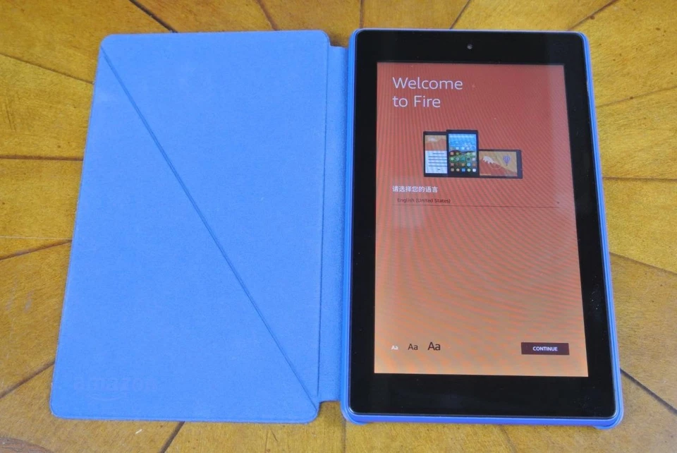 Tablet Amazon Fire 7 Kindle AZUL MARINO Pantalla de 7", 8 GB 7ª Generación y Estuche Paquete Foto 1 de 1