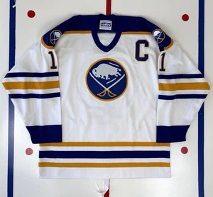 Seltenes 1984-85 Buffalo Sabres Gilbert Perreault Authentic CCM NHL Hockey Trikot 52 - Bild 1 von 9
