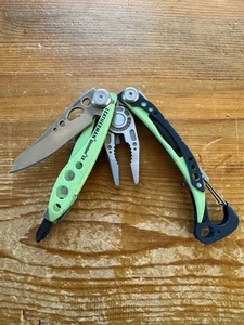 Leatherman Skeletool CX Blue/Green 154CM Steel Knife - Picture 1 of 8