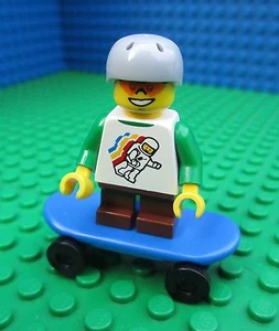 Lego Skateboarder Skateboard 3 Board City Town Spaceman Minifigs Minifigures - Picture 1 of 1
