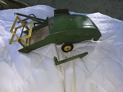 Johj Deere Ertl eska pull type combine restoration project 1/16 - Image 1 of 4