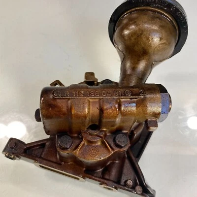 1990-99 Mercedes-Benz 500SL SL500 E420 E500 500E 400E Engine Oil Pump 1191860401 - Image 1 of 4