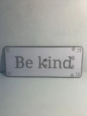 NUEVO SELLADO Be Kind Arte de Pared Letrero de Metal Amabilidad Decoración Blanco y Gris IKEA Foto 1 de 4