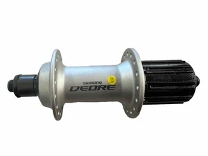 Buje trasero SHIMANO Deore FH-M590 32 agujeros V-Brake plata ¡NUEVO! - Imagen 1 de 1