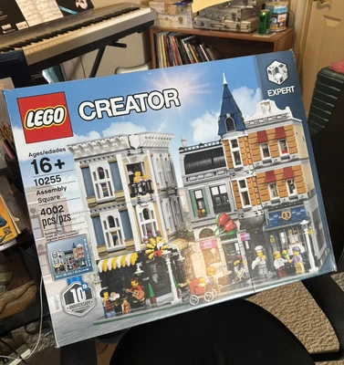 LEGO Creator Expert Assembly Square 10255 (EMPTY BOX) No Legos!!! - Image 1 of 4