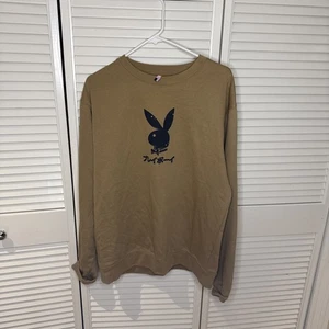 PLAYBOY Sweatshirt Men's Medium Brown Tokyo Japan Ace of Hearts Black Graphic - Picture 1 of 3