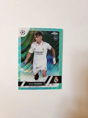 2022-23 Topps Chrome Soccer Bruno Iglesias RC #114 Aqua Wave 198/199 - SD2209 - Image 1 of 2
