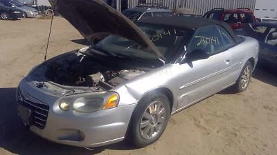 01-06 Sebring Pasajero Derecho Nudillo Trasero Eje con Buje de Rueda Convertible Foto 1 de 4