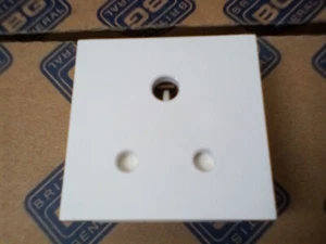 BG EM5ASW 5 AMP Rundstift Buchse unverschaltet Einsatz Modul - Bild 1 von 4