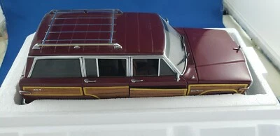 Autoart Jeep Grand Wagoneer 1:18 Diecast Foto 1 de 4