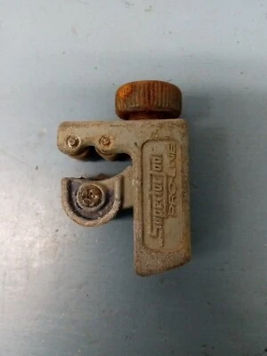 Superior Tool Pro-Line Pipe Cutter 1/8" to 7/8 (LL) - Image 1 of 4