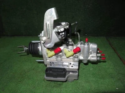 TOYOTA Prius Alpha 2011 Brake Master Cylinder 4705047100 [Used] [PA110477072] - Изображение 1 из 4