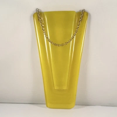 Vaso de bolso SF Mercantile pendurado vidro fundido parede corrente amarela 9" - Imagem 1 de 4