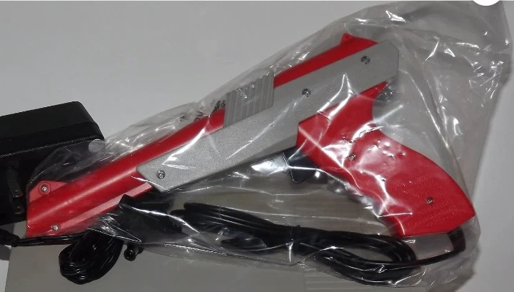 Nintendo NES Zapper Duck Hunt Light Gun Authentic NES 005 Orange Working 1985 - Image 1 of 1