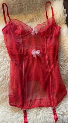 Babydoll 36B nova com etiquetas $78 Victoria Secret vermelha liga slip chemise - Imagem 1 de 4