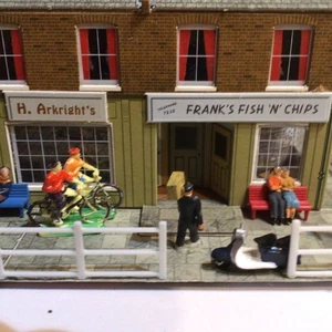 Spur O Superquick Village Geschäfte. - Bild 1 von 7