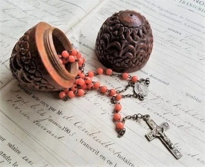 Boîte à chapelet œuf corozo 19ème siècle PORTE CHAPELET ANCIEN EN COROZO XIXème - Photo 1/4
