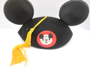 WALT DISNEY WORLD TASSLE GRADUATION HAT VINTAGE MICKEY MOUSE DISNEYLAND SOUVENIR - Picture 1 of 7