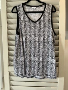 W. Lane Ladies Plus Size Linen Top White Black Sleeveless V Neck Chevron Top XXL - Picture 1 of 4
