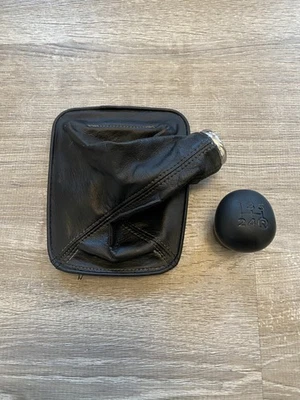 00-05 TOYOTA CELICA M/T MANUAL SHIFTER SHIFT BOOT And Knob 5 Speed - Image 1 of 4