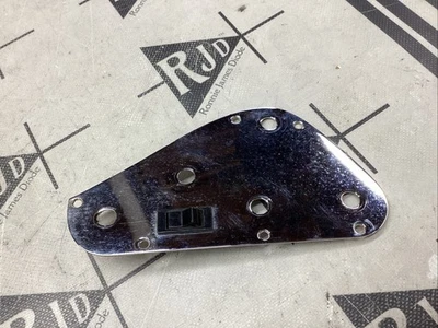 Music Man Stingray I 1976 controles eléctricos placa de cavidad cromada Foto 1 de 3