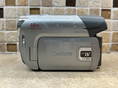 Canon ZR950 ZR950A 48x Zoom MiniDv Mini Dv Stereo Camcorder - Image 1 of 4