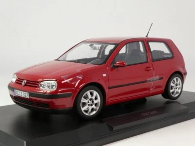 Norev Volkswagen Golf red 2002 1/18 188573 - Immagine 1 di 3