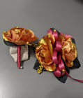 Rose artificielle - Bracelet de bal or et Bourgogne corsage et boutonnière 